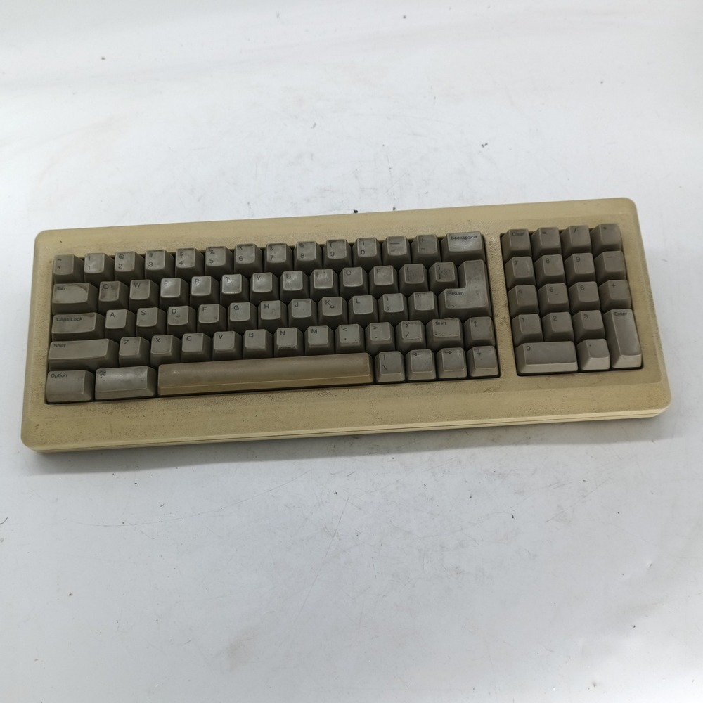 Vintage Apple M0110A Keyboard Macintosh Plus Mechanical Keyboard Untested USA